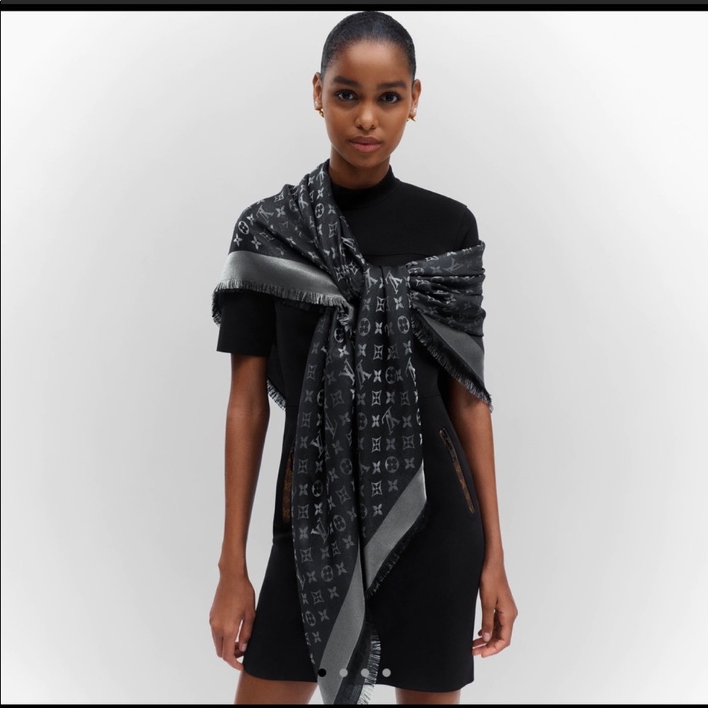 Louis Vuitton black and silver shawl scarf silk wool blend 59"L x 59"W x 0"H